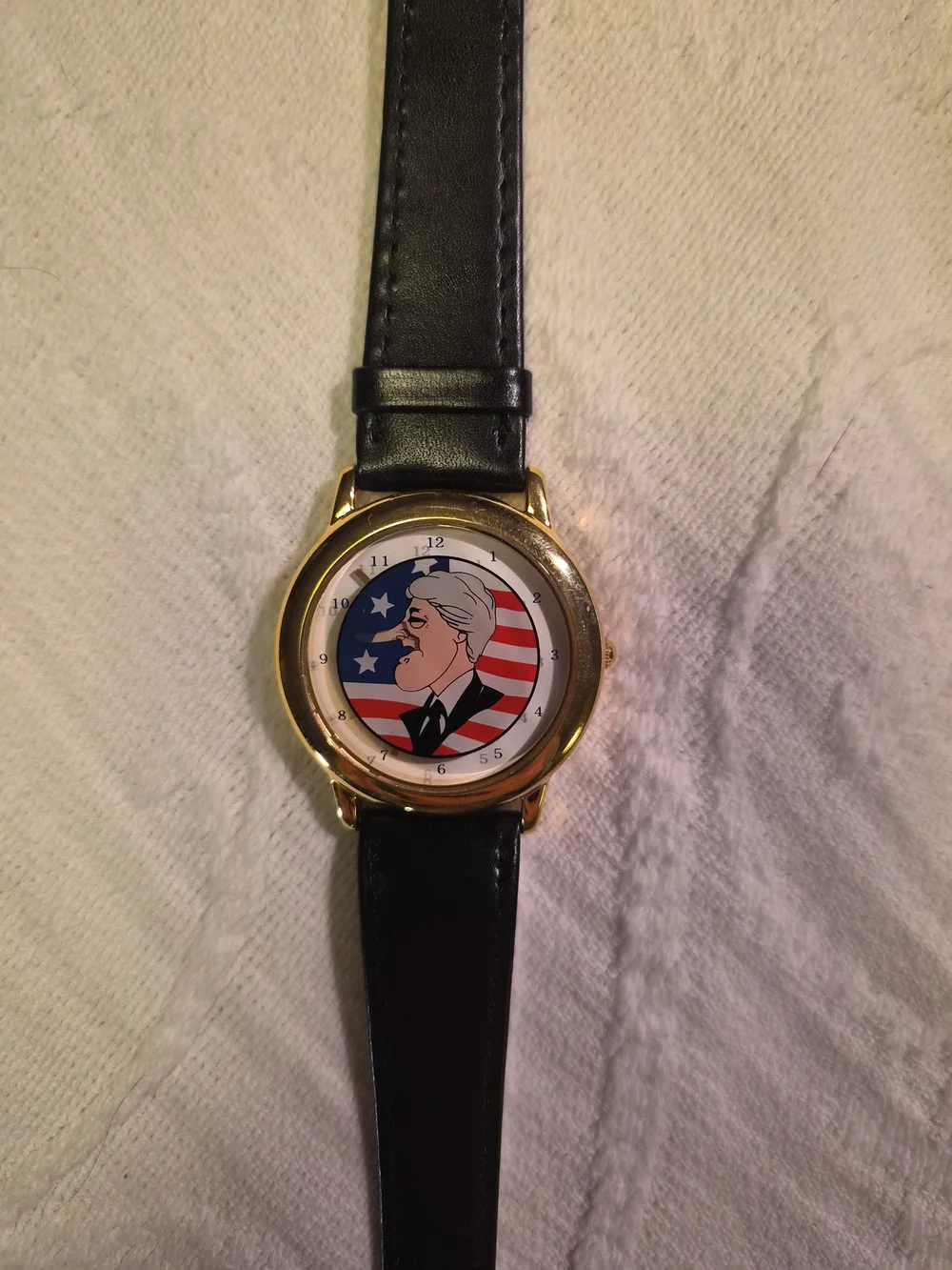 Vintage President Bill Clinton Watch Growing Nose Black Leather Band Gold Tone ✨